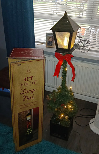 4ft pre lit warm - pre-lit, led